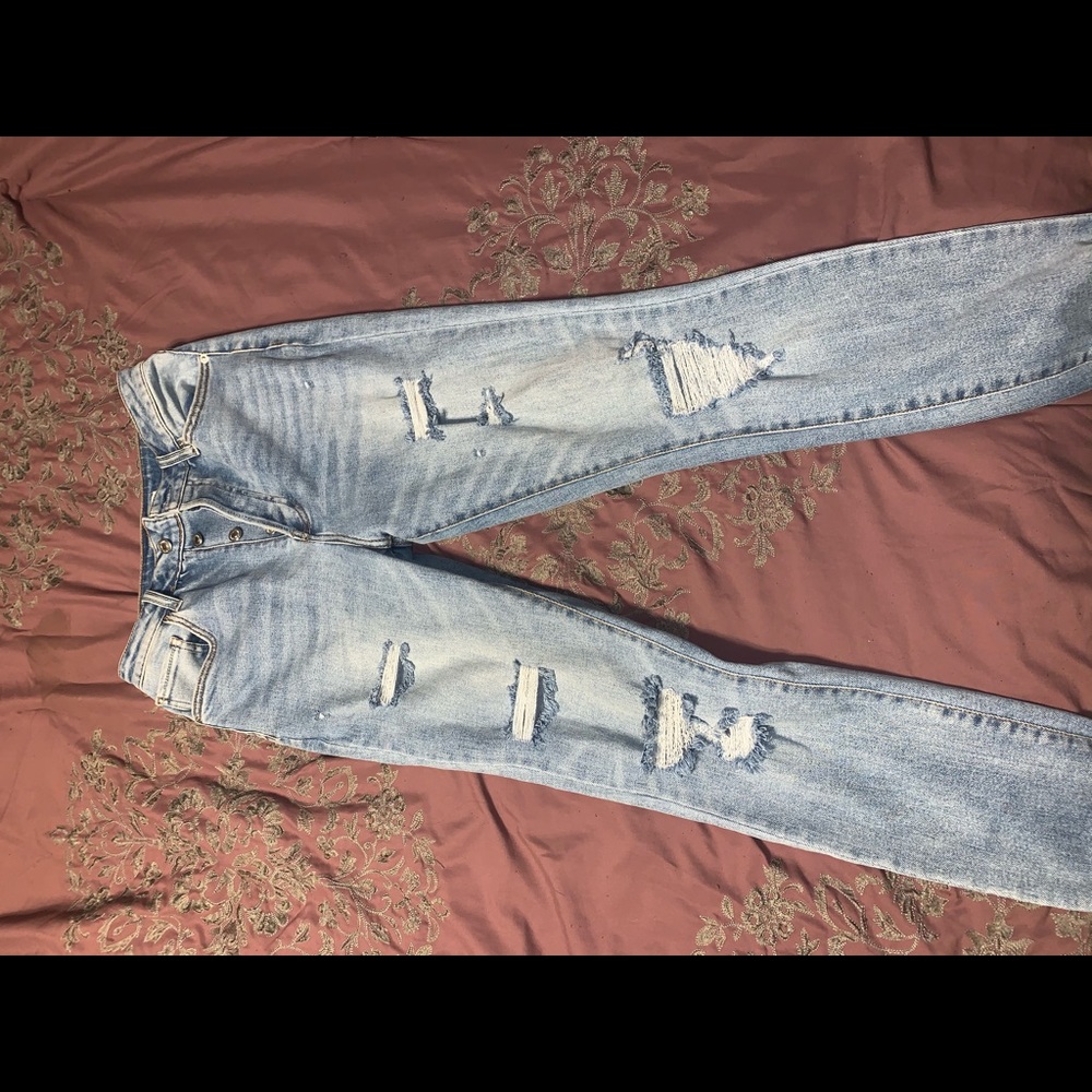 Light Wash F21 Mom Jean Straight Leg